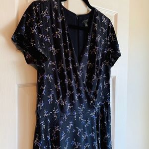 Ann Taylor Navy Floral Flutter Sleeve Dress